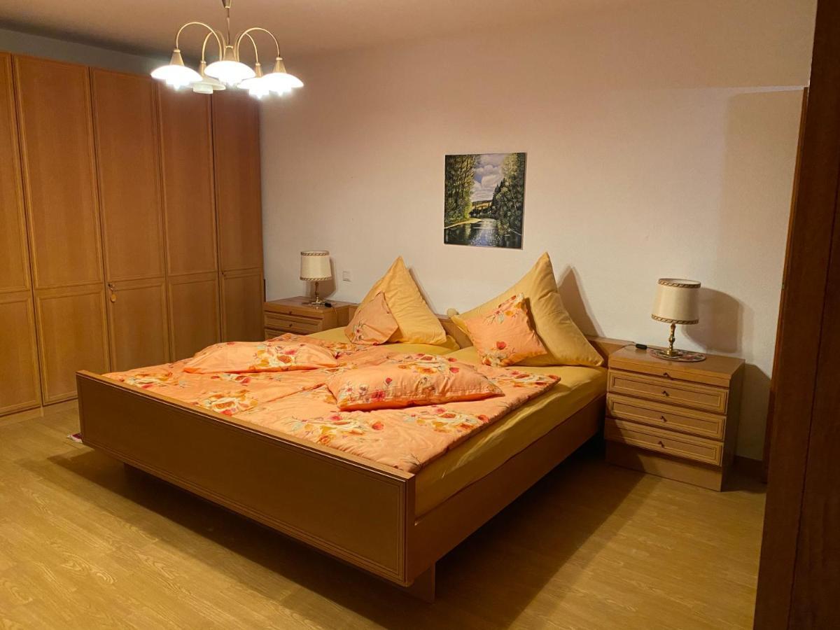 Ferienwohnung Mit Garten Pirmasens Exteriör bild